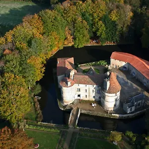 La Loge Du Château Saint-Dier-dʼAuvergne